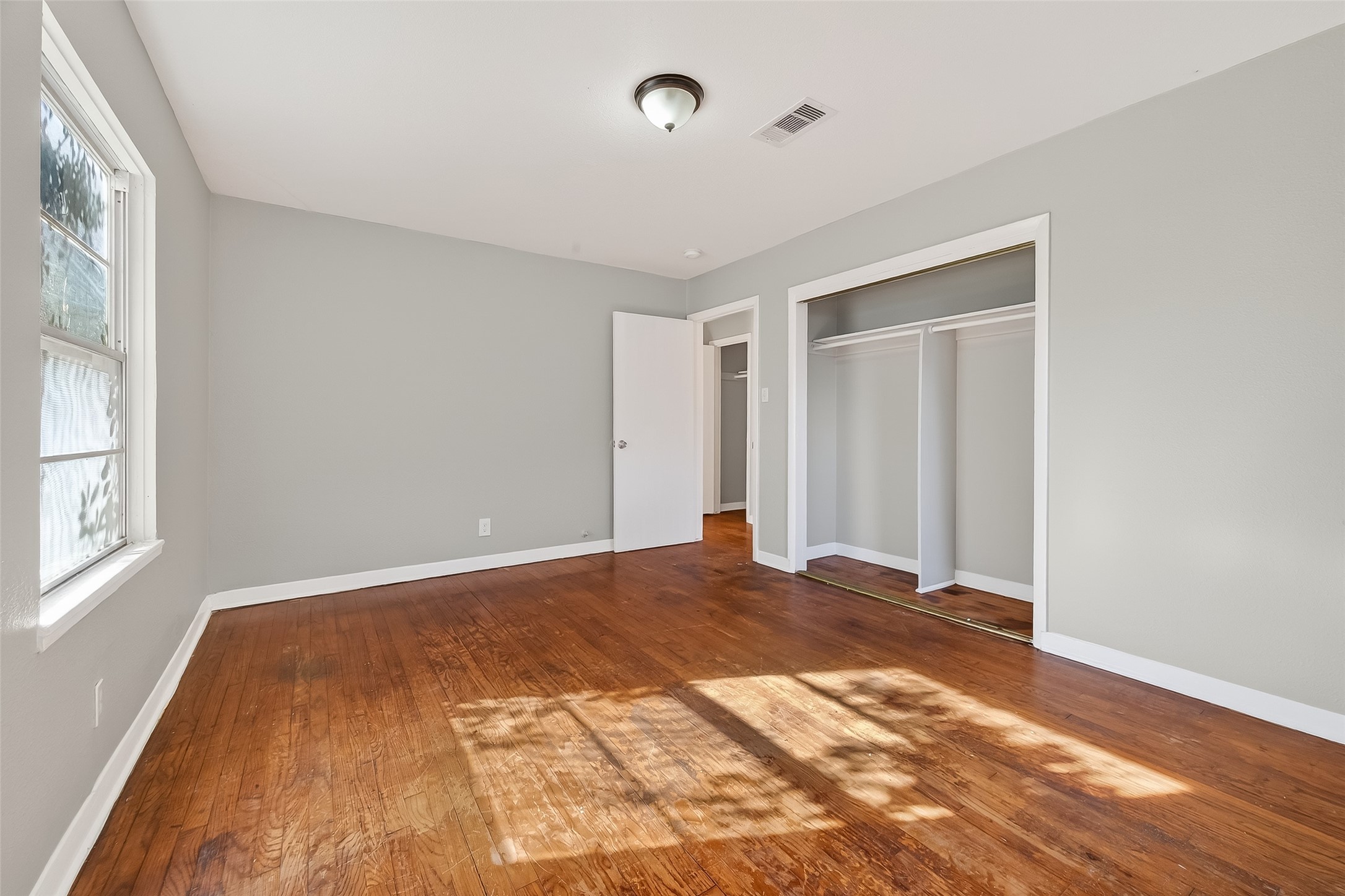 6127 Beldart Street Houston, TX 77033 - Photo 10 of 19