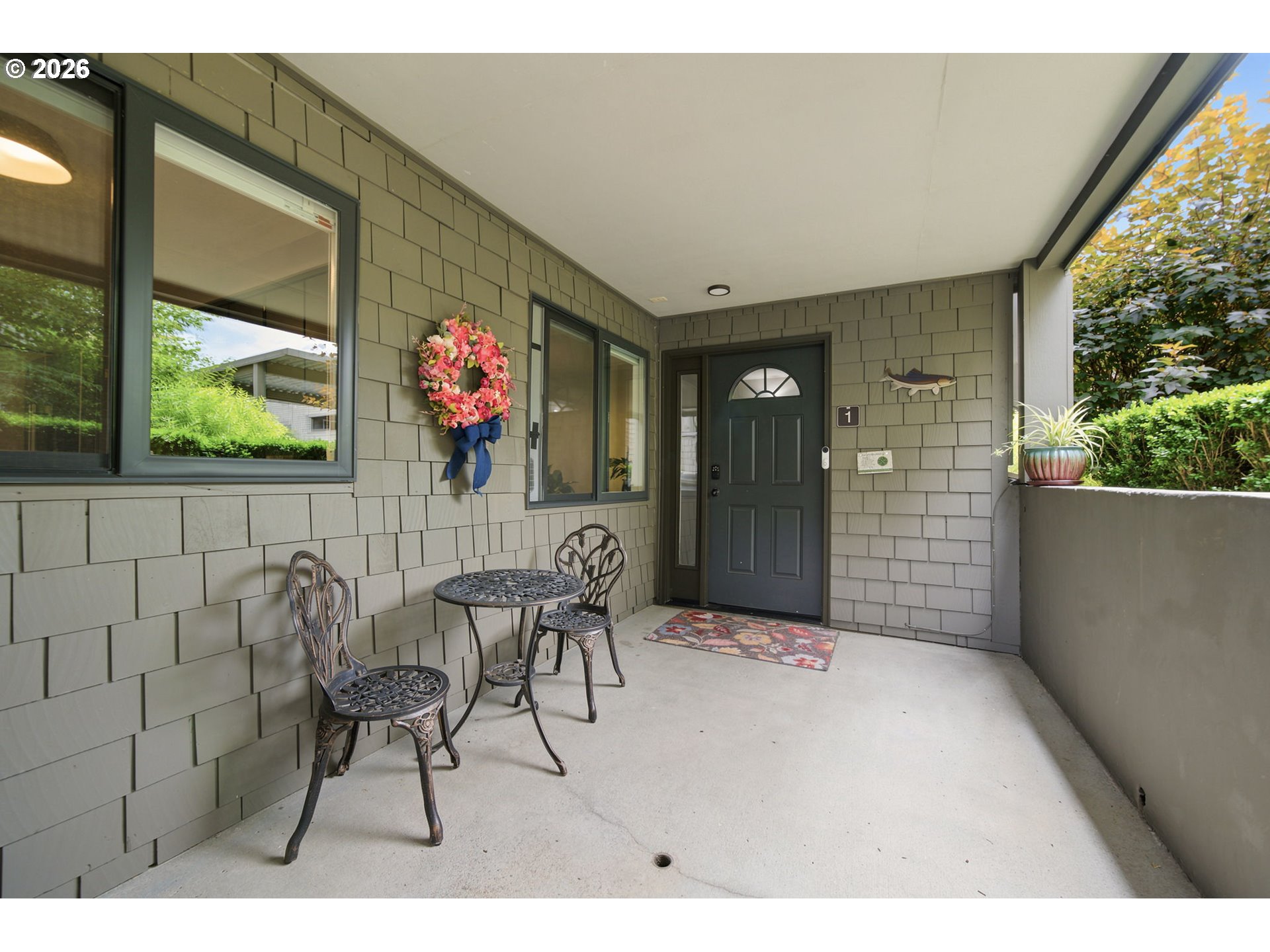 5620 South Riverside Lane, Unit 1 Portland, OR 97239 - Photo 8 of 45