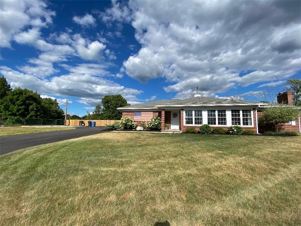 241 West Wrentham Road Cumberland, RI 02864 - Photo 3 of 26