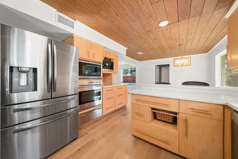 $670,000 | 5747 Jackwood Street, Houston, TX 77096