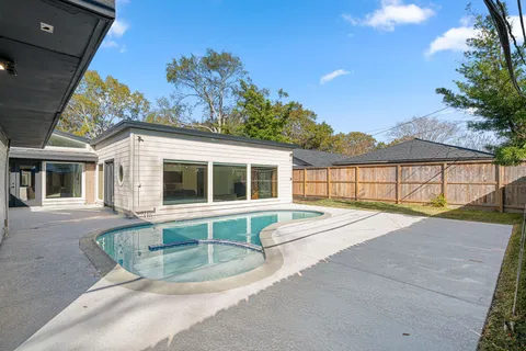 $670,000 | 5747 Jackwood Street, Houston, TX 77096