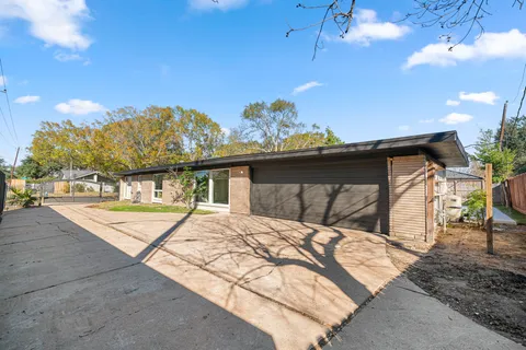 $670,000 | 5747 Jackwood Street, Houston, TX 77096