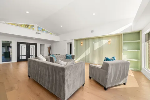 $670,000 | 5747 Jackwood Street, Houston, TX 77096