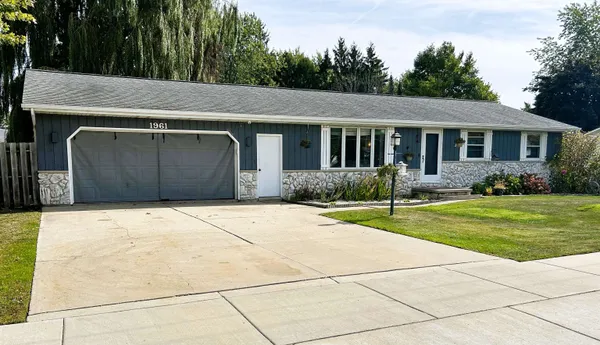 $299,900 | 1961 Hazen Road, Green Bay, WI 54311