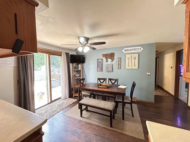 $299,900 | 1961 Hazen Road, Green Bay, WI 54311