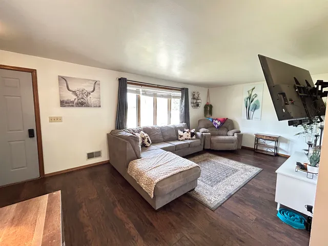 $299,900 | 1961 Hazen Road, Green Bay, WI 54311