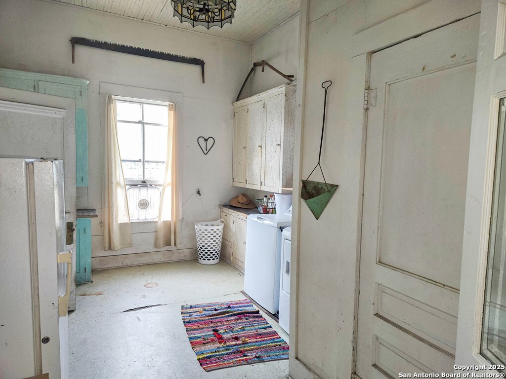 323 Main Pettus, TX 78146 - Photo 12 of 25