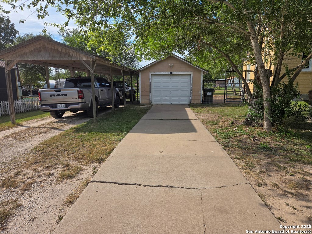 323 Main Pettus, TX 78146 - Photo 21 of 25