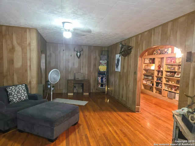 $205,000 | 323 Main, Pettus, TX 78146