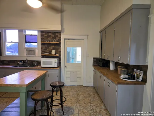 $198,000 | 323 Main, Pettus, TX 78146