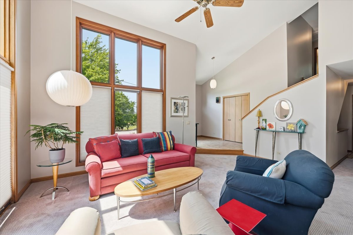 1755 Wiesbrook Road South Wheaton, IL 60189 - Photo 6 of 28