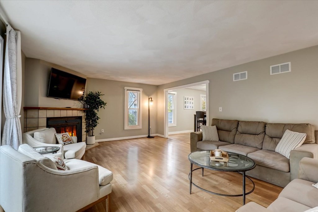 151 Maynard Road Framingham, MA 01701 - Photo 8 of 42 Gallery Image 8
