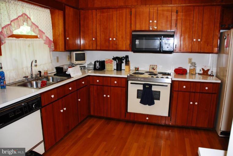 3322 Roderick Road Frederick, MD 21704 - Photo 3 of 14 Kitchen