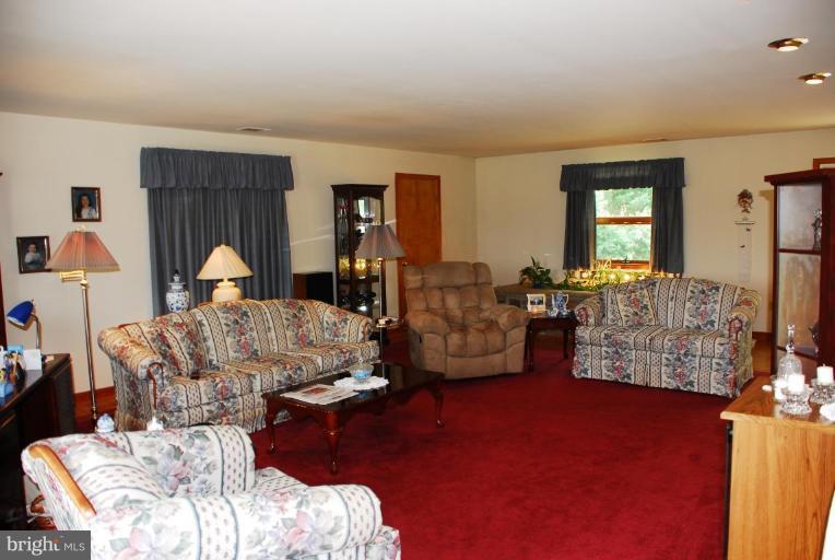 3322 Roderick Road Frederick, MD 21704 - Photo 7 of 14 Living Room
