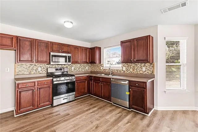 $390,000 | 1020 Buckingham Drive, Fairburn, GA 30213