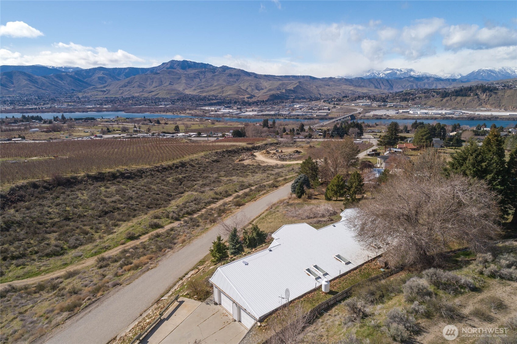 71 Blue Grade Road East Wenatchee, WA 98802 - Photo 1 of 29