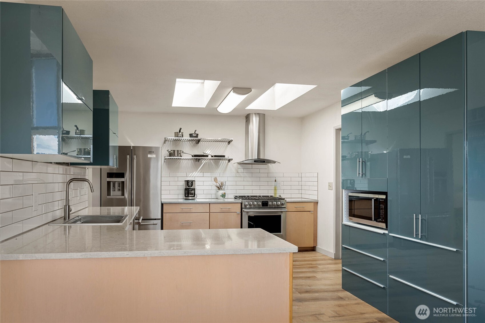 71 Blue Grade Road East Wenatchee, WA 98802 - Photo 12 of 29 a kitchen with stainless steel appliances granite countertop a sink stove and refrigerator