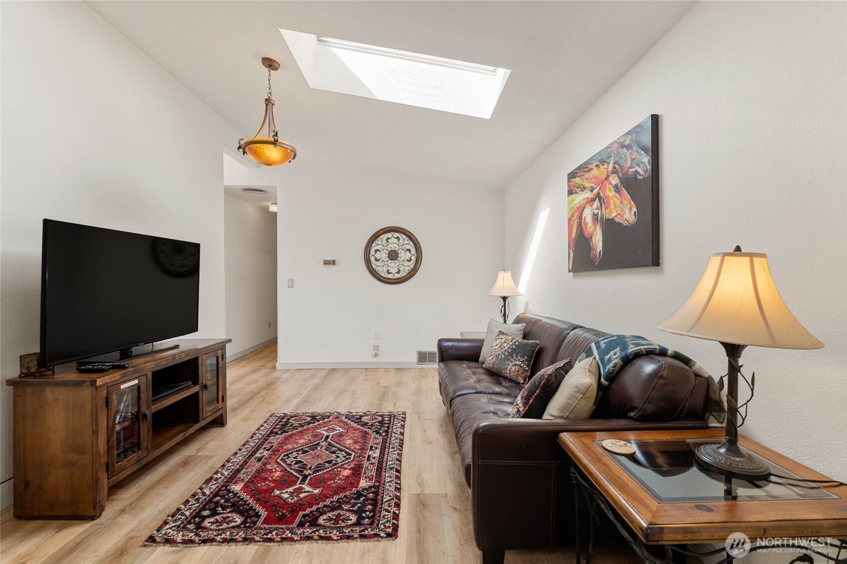 71 Blue Grade Road East Wenatchee, WA 98802 - Photo 16 of 29 a living room with furniture and a flat screen tv