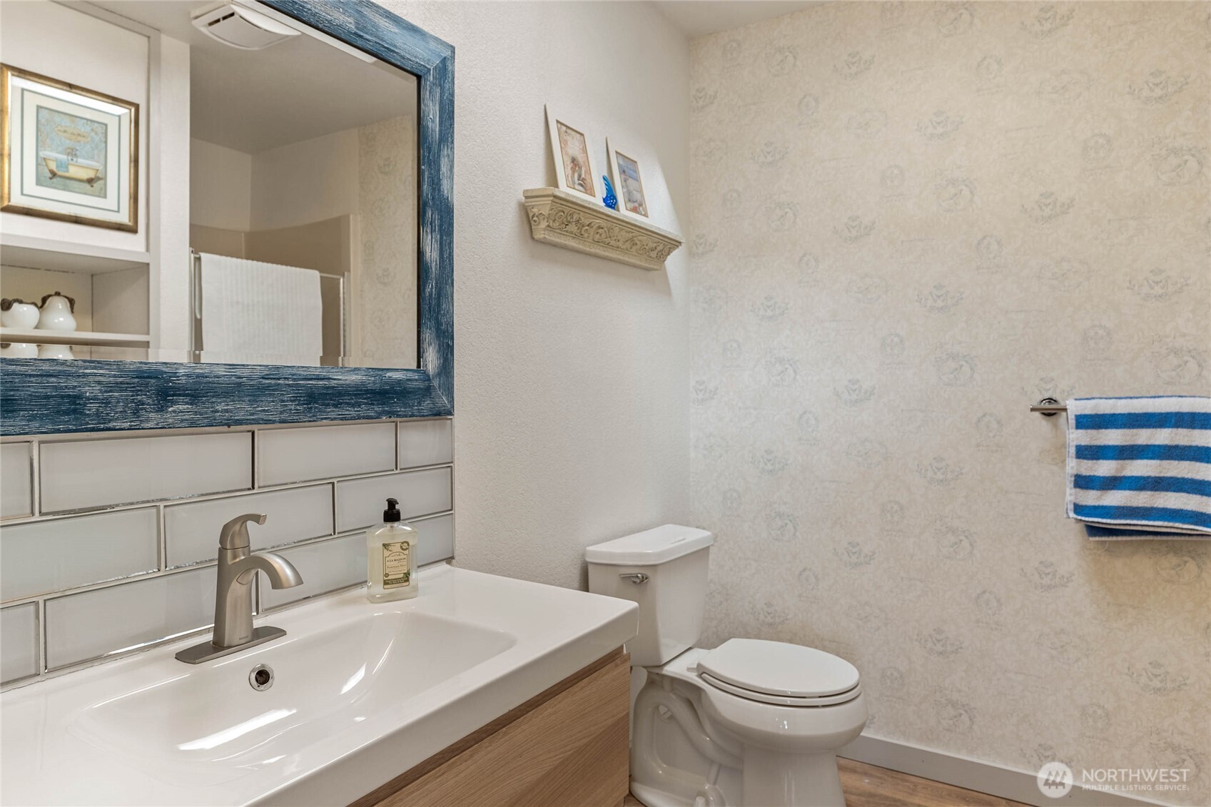 71 Blue Grade Road East Wenatchee, WA 98802 - Photo 23 of 29 a bathroom with a sink and a toilet