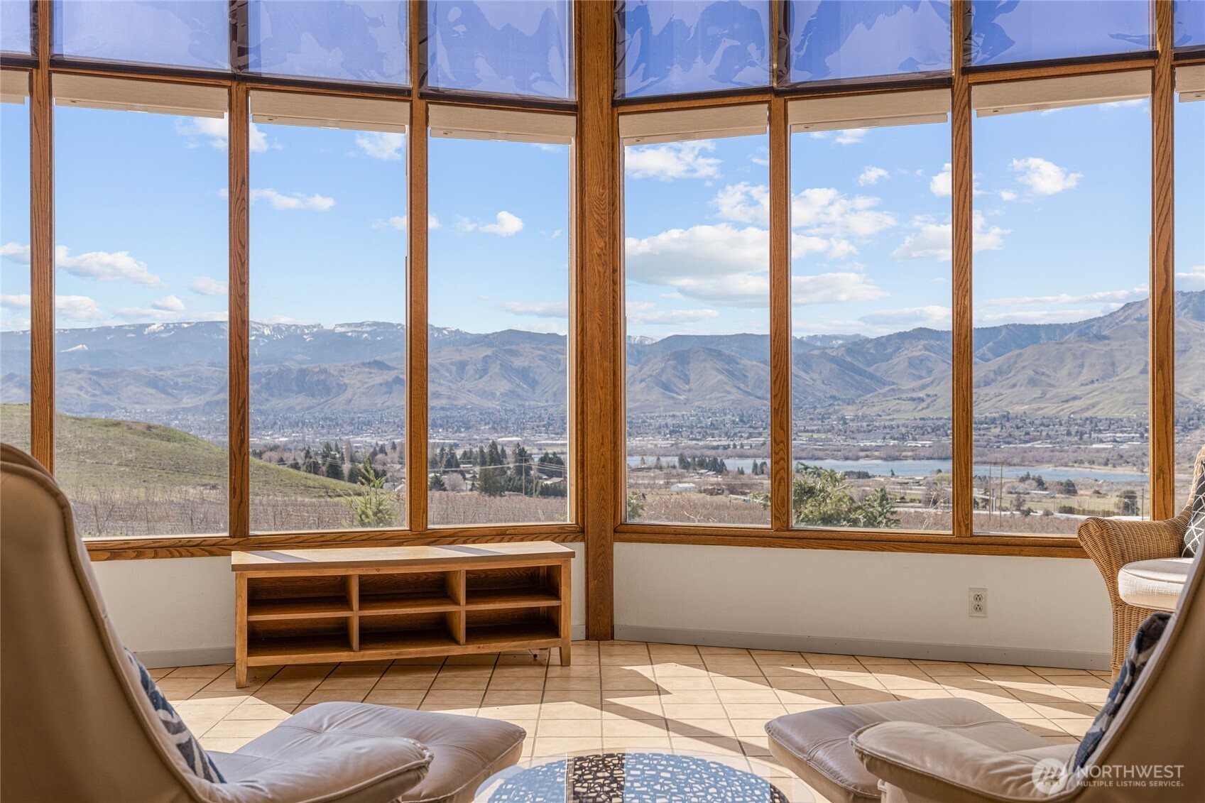 71 Blue Grade Road East Wenatchee, WA 98802 - Photo 29 of 29 a view of a city from a window