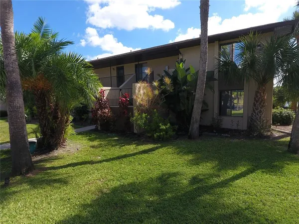 $215,000 | 4072 Oakview Drive, Unit C5, Punta Gorda, FL 33980
