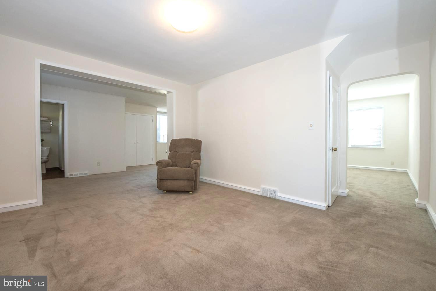 505 Rutledge Avenue Folsom, PA 19033 - Photo 12 of 29 Gallery Image 12