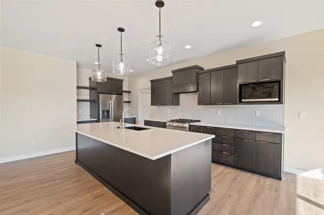 $619,900 | 3224 Eclipse Drive, Green Bay, WI 54311