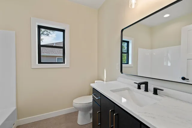 $619,900 | 3224 Eclipse Drive, Green Bay, WI 54311