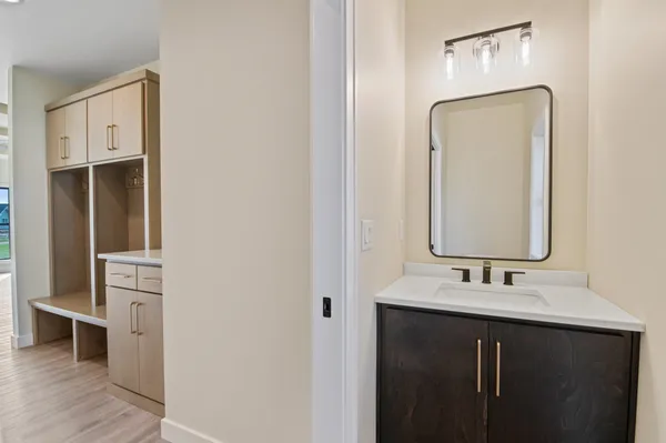 $609,900 | 3224 Eclipse Drive, Green Bay, WI 54311