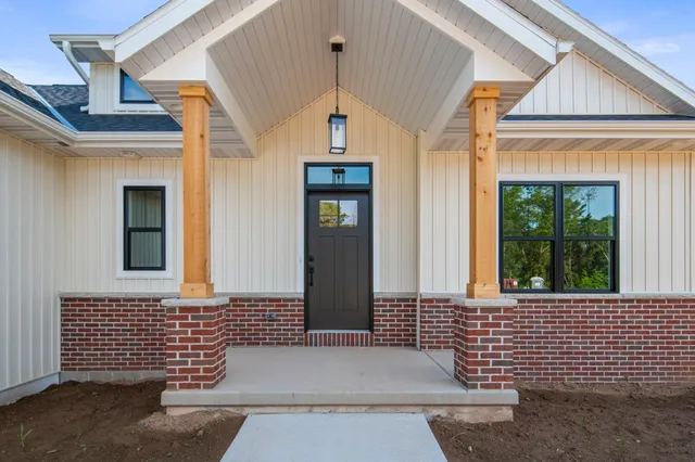 $619,900 | 3224 Eclipse Drive, Green Bay, WI 54311