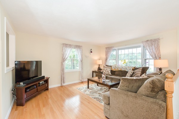 10 Donald Road Billerica, MA 01821 - Photo 6 of 30