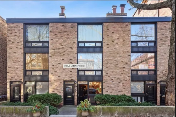 $1,900 | 639 West Wellington Avenue, Unit 4, Chicago, IL 60657
