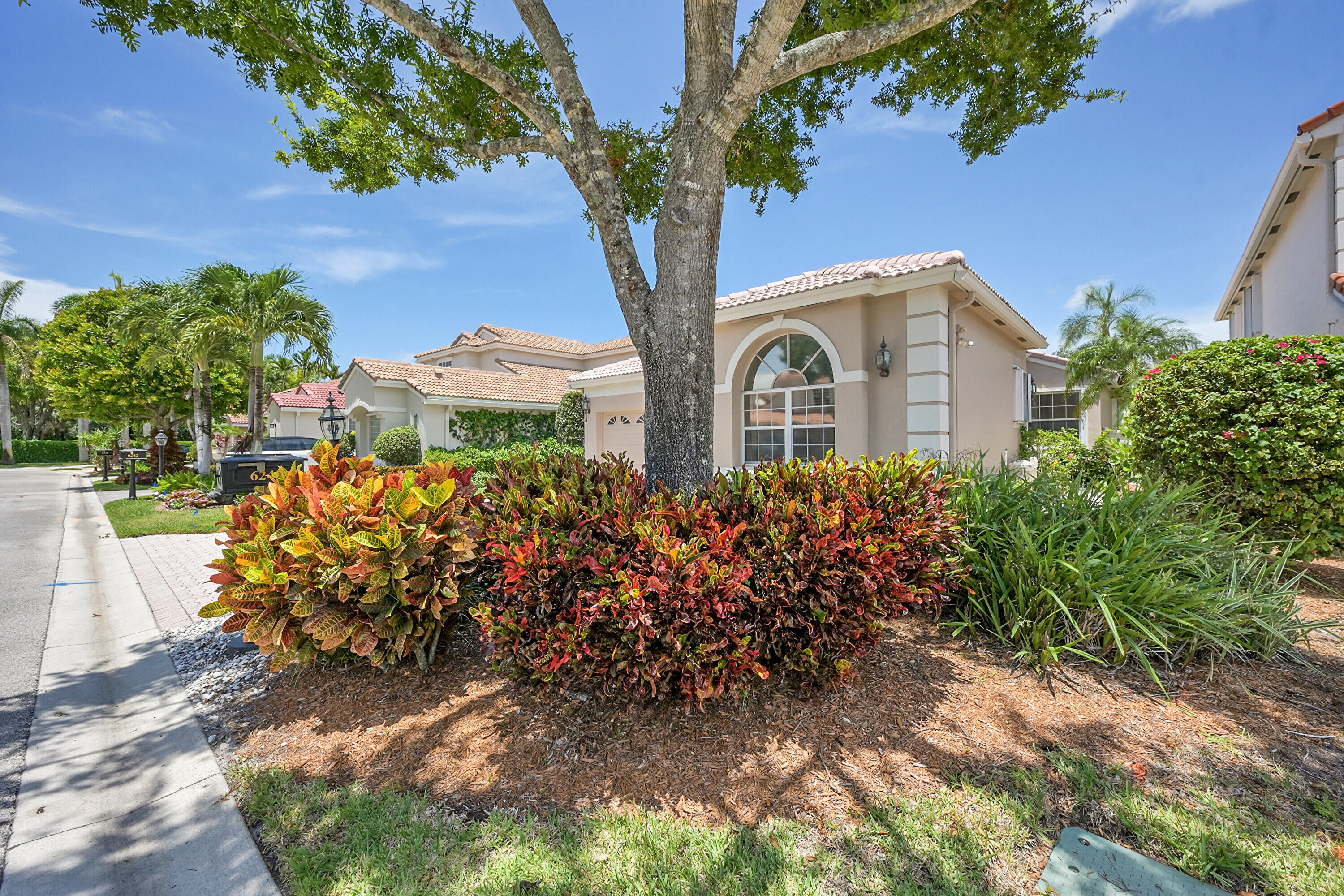 6246 Brava Way Boca Raton, FL 33433 - Photo 3 of 38 Front of Home