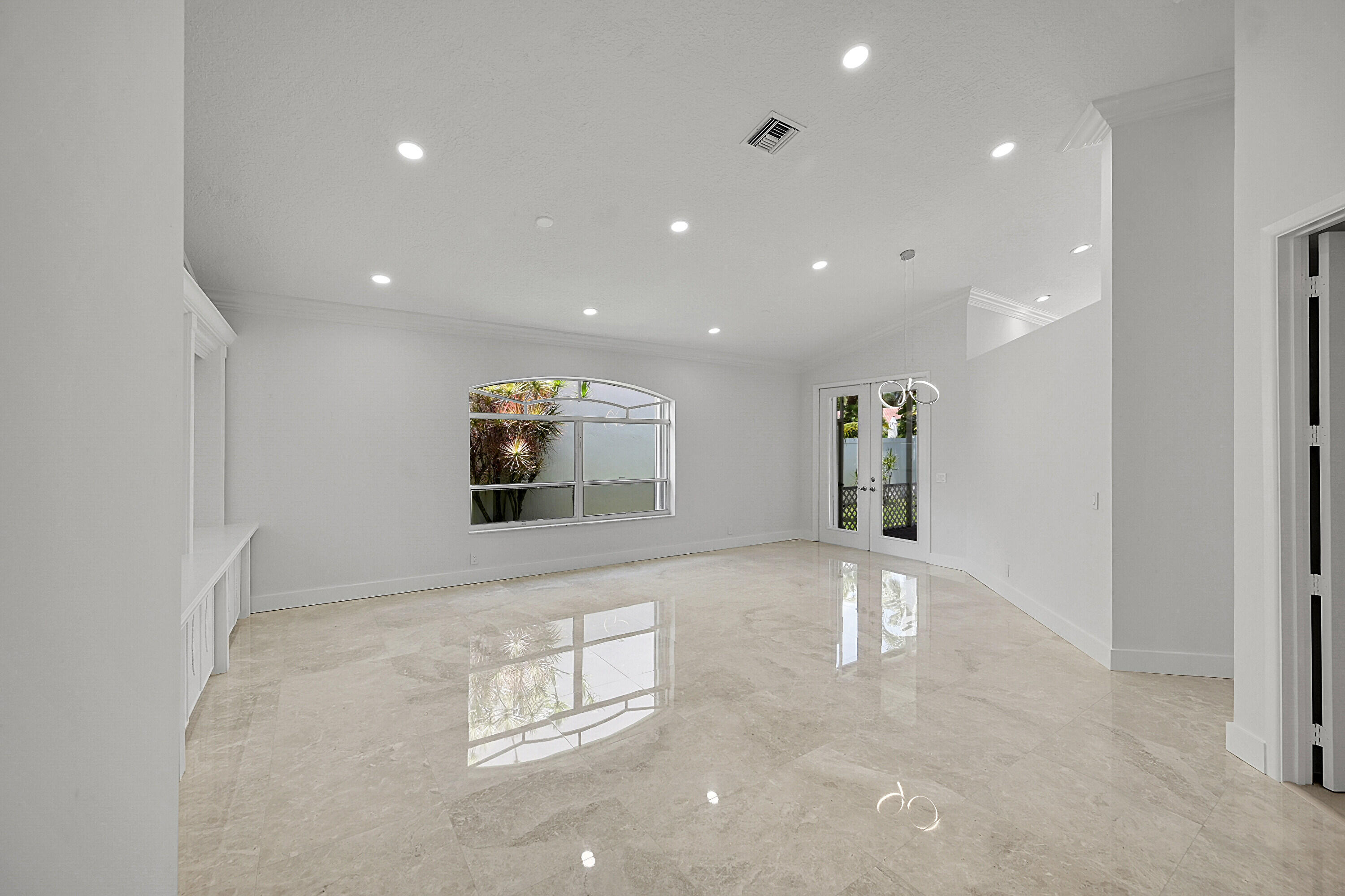 6246 Brava Way Boca Raton, FL 33433 - Photo 8 of 38 07_0 (7)