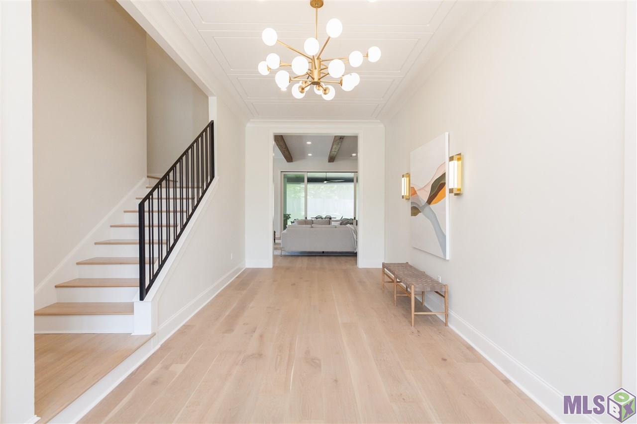 120 Valhalla Boulevard Baton Rouge, LA 70810 - Photo 2 of 29
