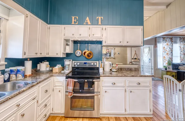 $299,000 | 518 North Getty Street, Uvalde, TX 78801