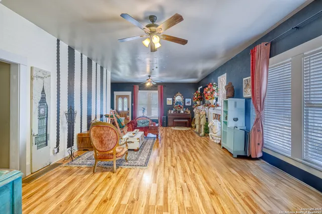 $299,000 | 518 North Getty Street, Uvalde, TX 78801