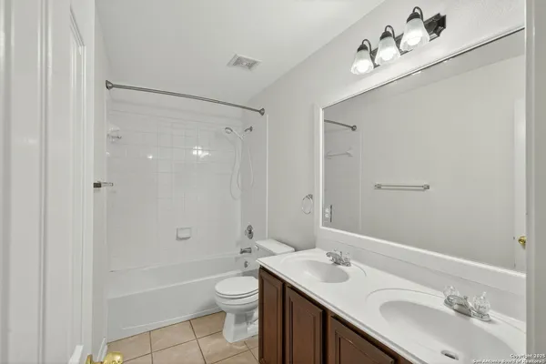 $2,600 | 511 Sedberry Court, San Antonio, TX 78258