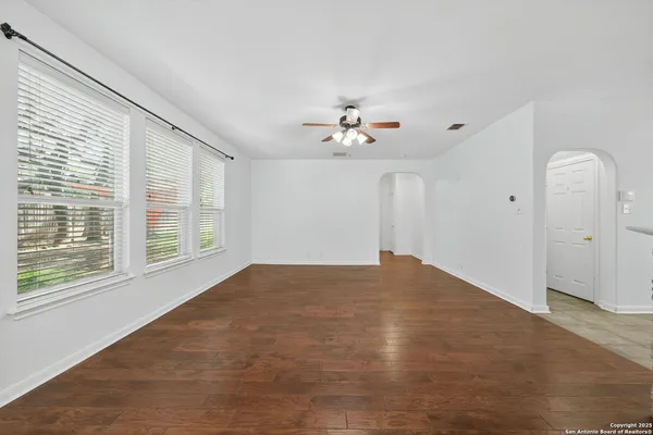 $2,600 | 511 Sedberry Court, San Antonio, TX 78258