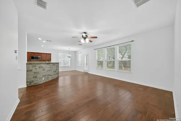 $2,600 | 511 Sedberry Court, San Antonio, TX 78258