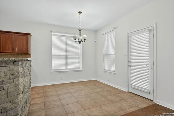 $2,600 | 511 Sedberry Court, San Antonio, TX 78258