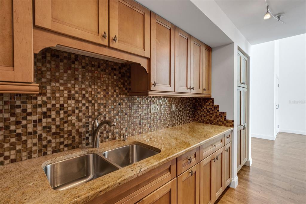 1990 Main Street, Unit 4 Sarasota, FL 34236 - Photo 17 of 56