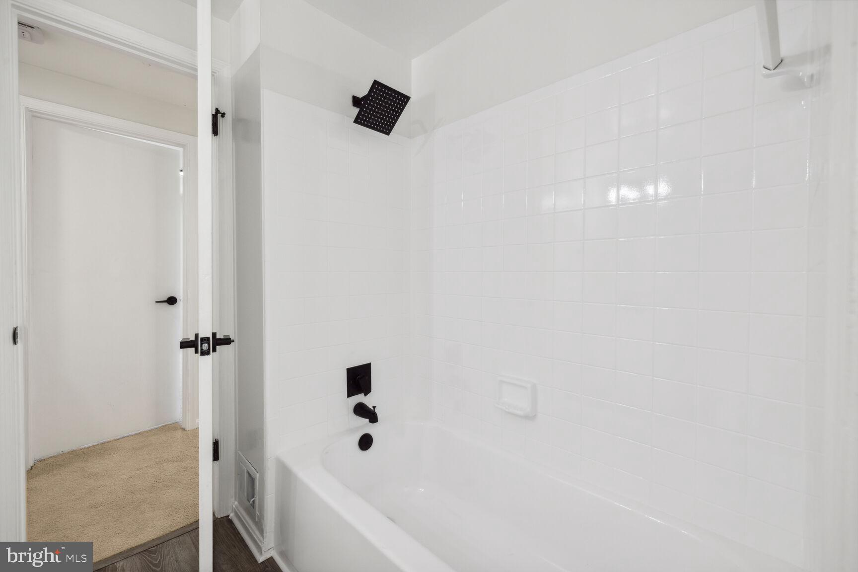13410 Country Ridge Drive Germantown, MD 20874 - Photo 18 of 39
