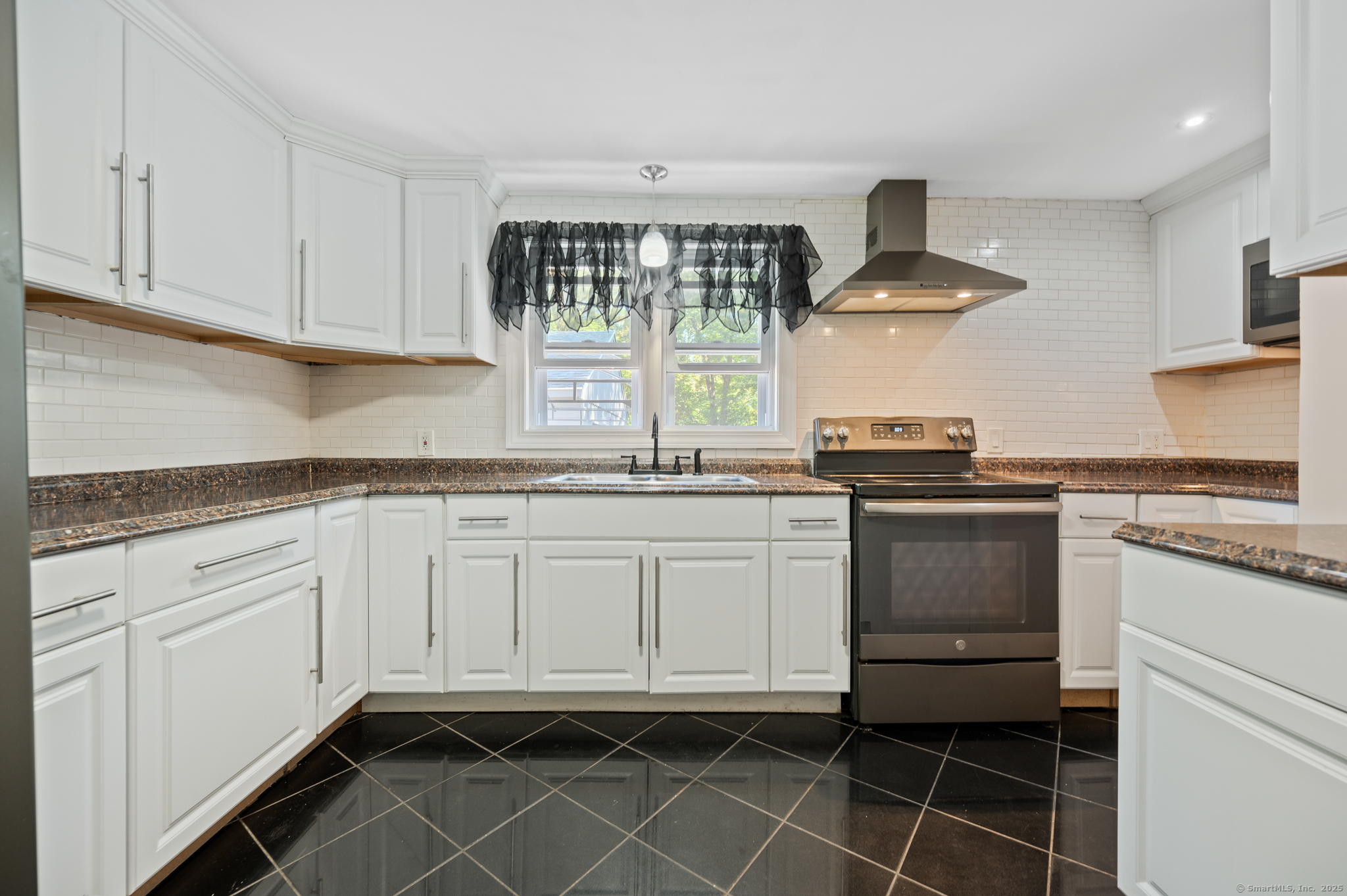 31 June Street Naugatuck, CT 06770 - Photo 11 of 24