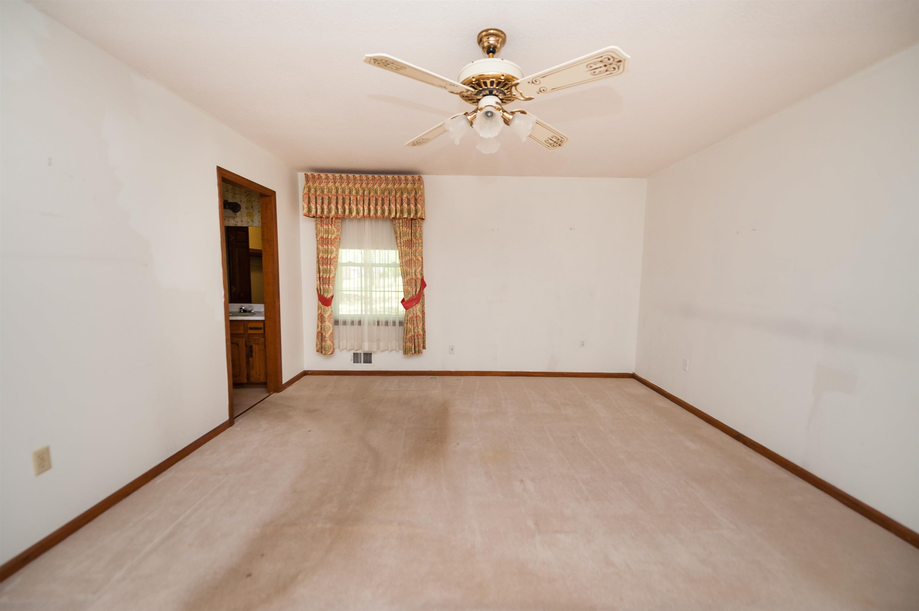 130 Sharcliff Road Cowpens, SC 29330 - Photo 18 of 42