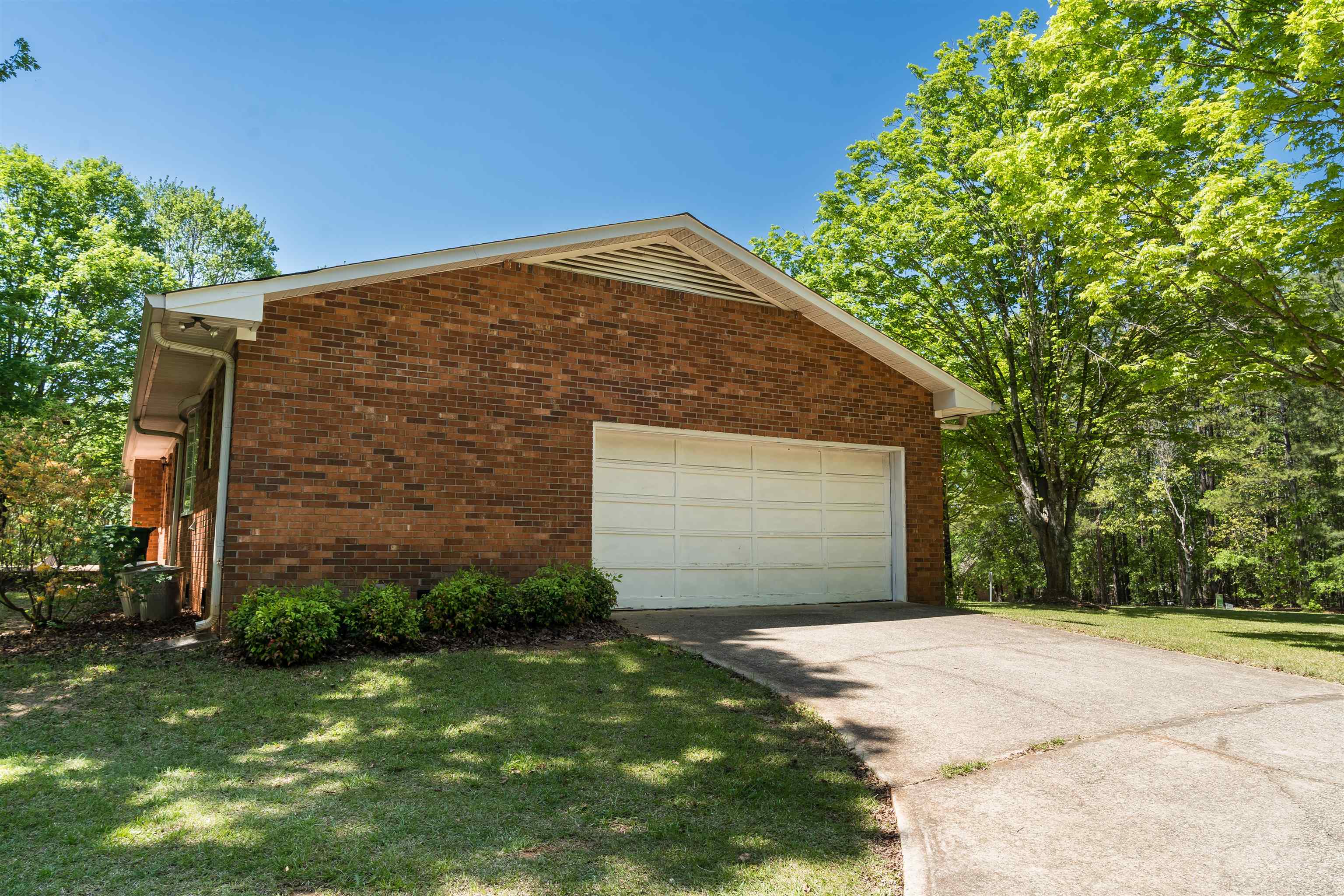 130 Sharcliff Road Cowpens, SC 29330 - Photo 32 of 42