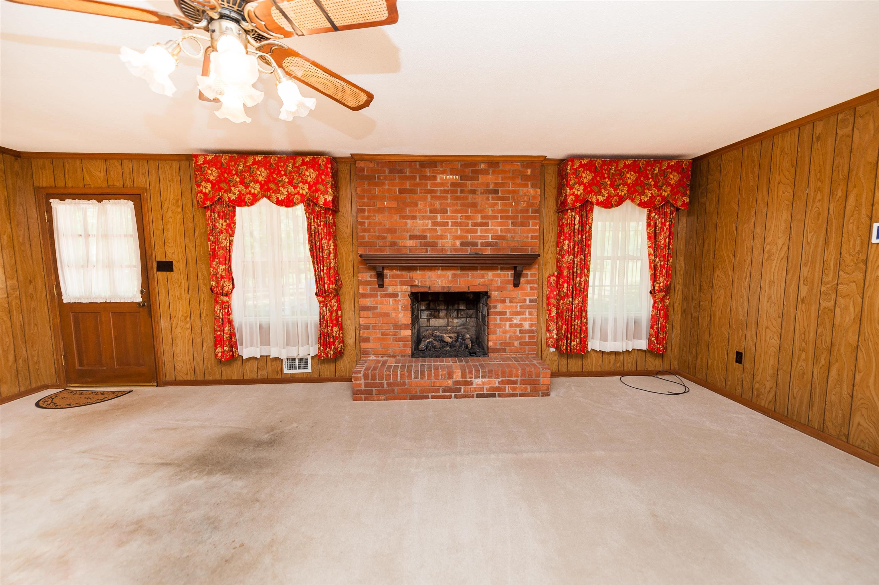 130 Sharcliff Road Cowpens, SC 29330 - Photo 4 of 42