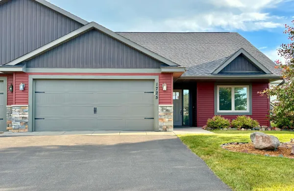 $329,900 | 1725 Squirrel Way, New Richmond, WI 54017