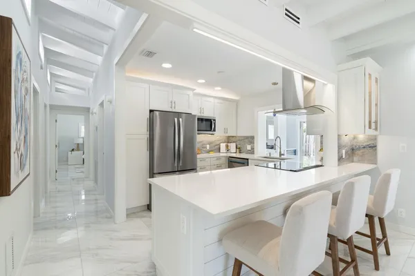 $1,095,000 | 3021 Northeast 23rd Avenue, Lighthouse Point, FL 33064
