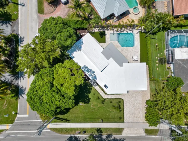 $1,095,000 | 3021 Northeast 23rd Avenue, Lighthouse Point, FL 33064
